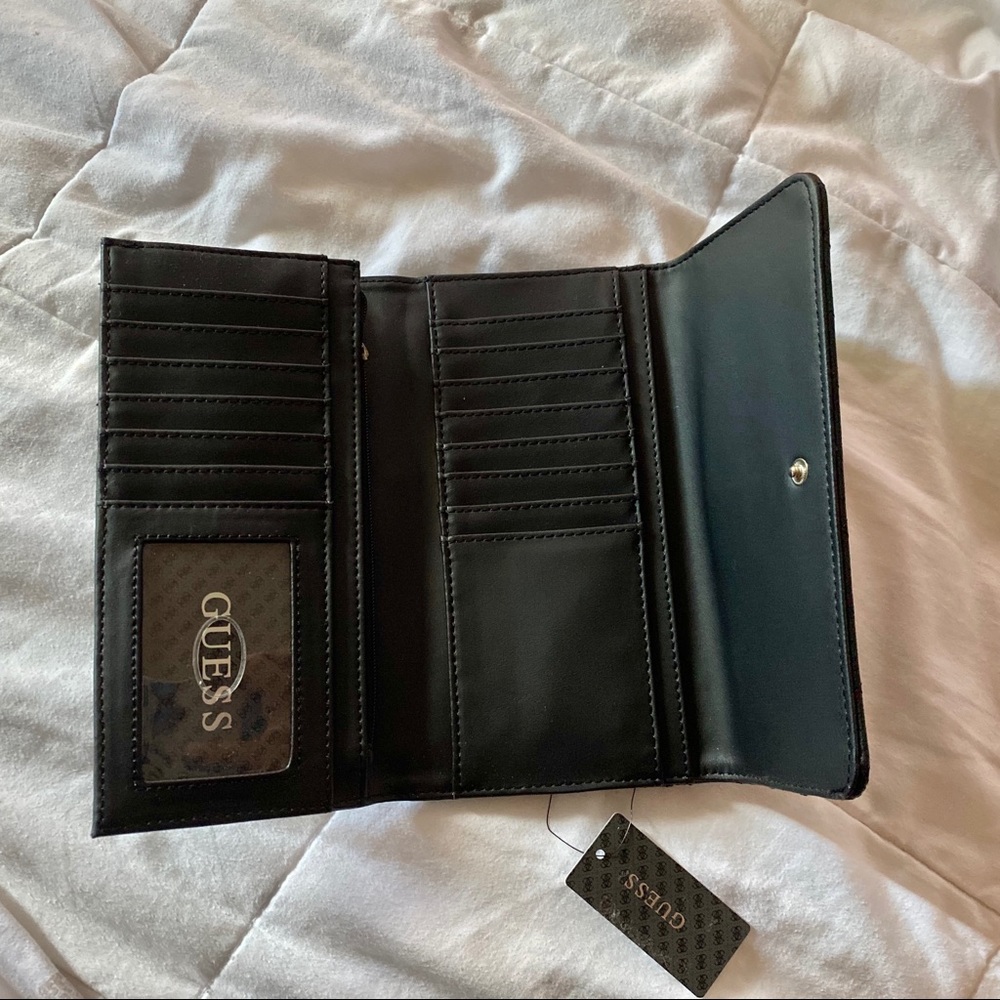 GUESS Wallet - Picture 3 of 3